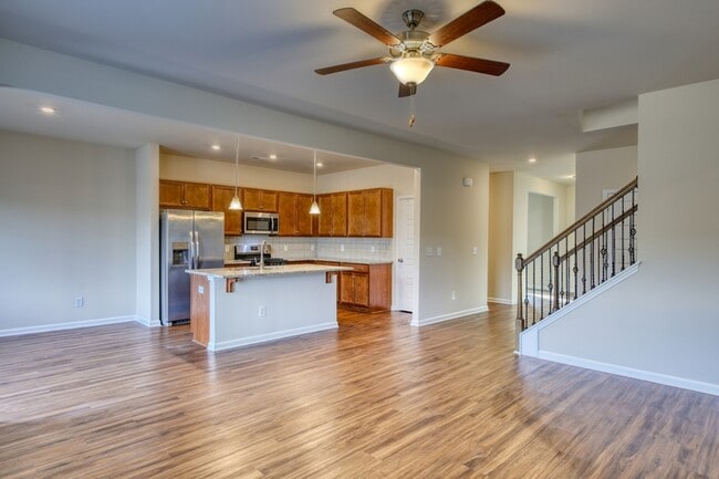 Building Photo - 13918 Brooks Dr