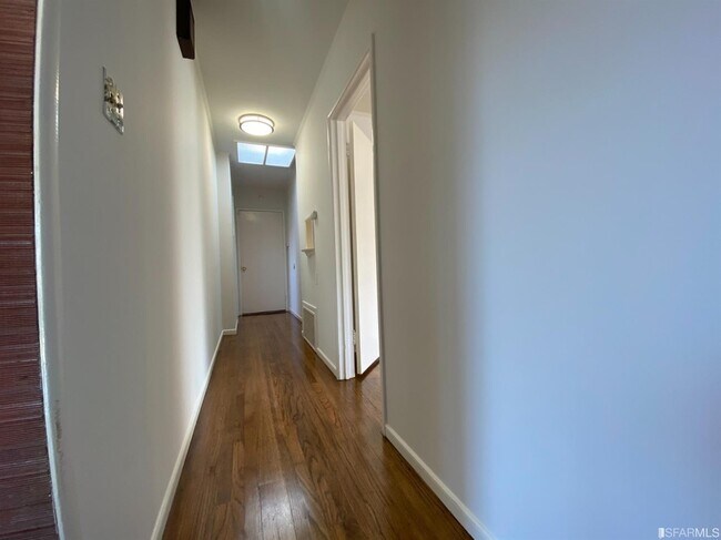 Building Photo - 67 Parkwood Dr