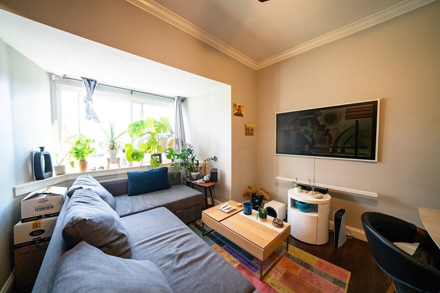 Building Photo - 13 Boston St