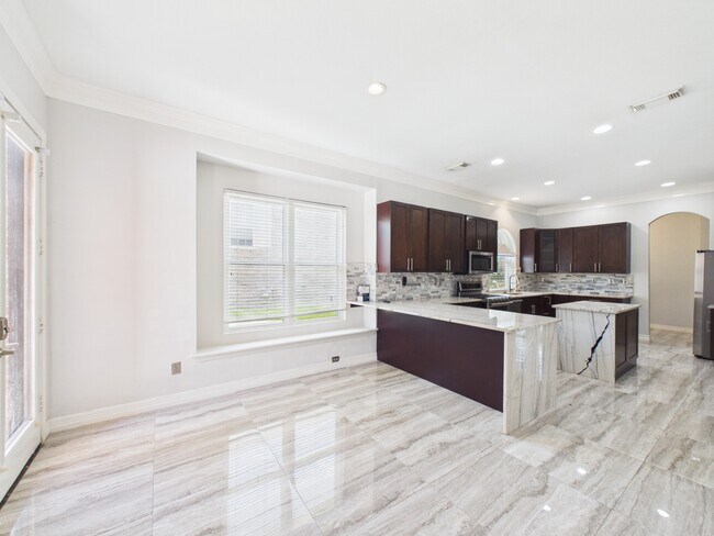 Building Photo - 6206 Canyon Run Ct