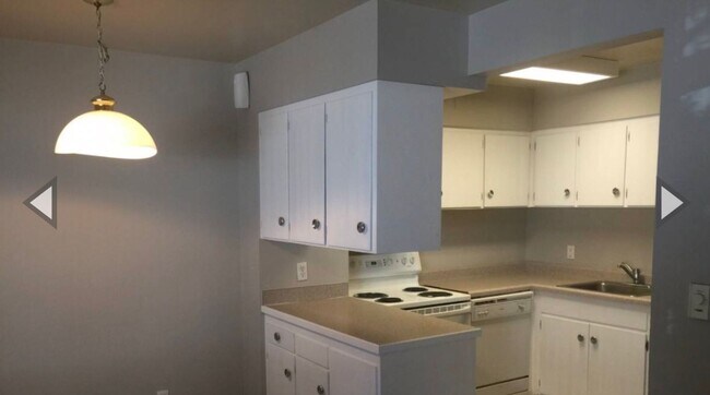 Building Photo - Fantastic quiet location