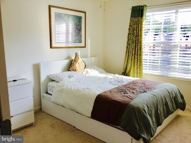 Building Photo - 42258 Castle Ridge Square