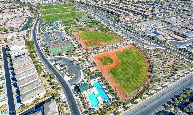 Building Photo - 3242 Trabia Ave