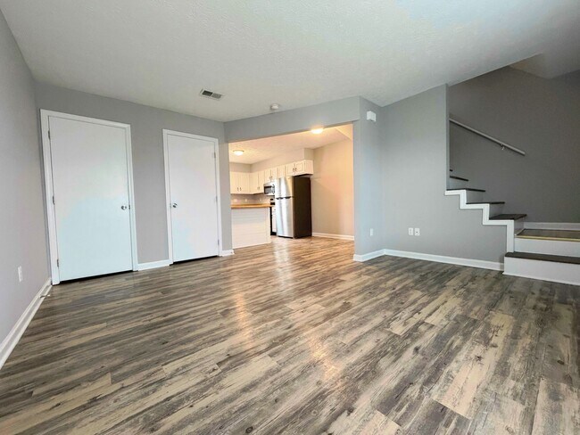 Building Photo - 416 Garden City Dr