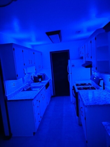 Building Photo - 2 Stanwood Ct