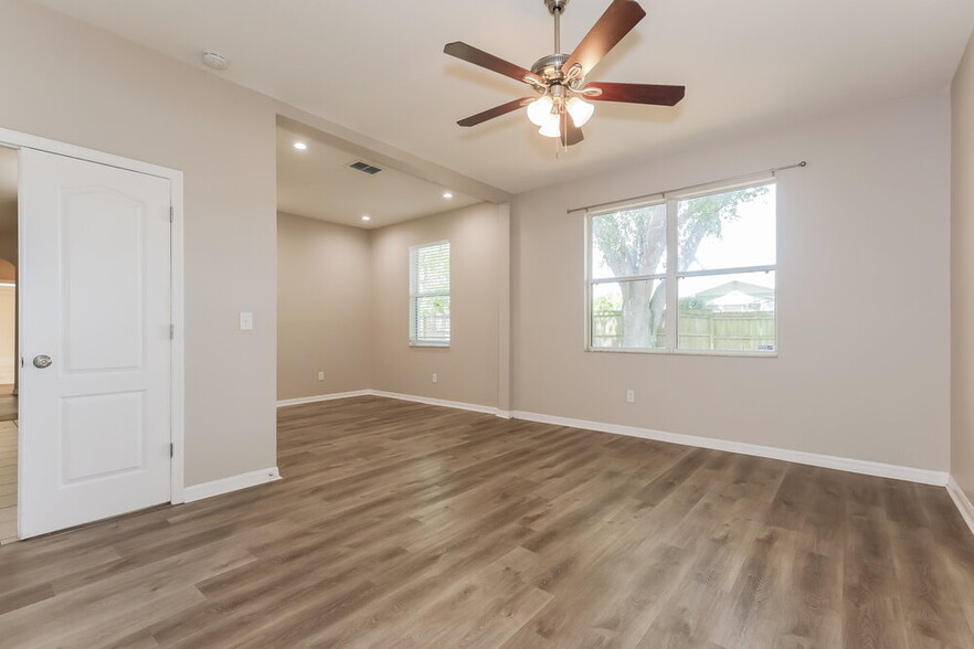 Building Photo - 1610 White Dove Ct