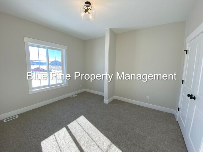 Building Photo - 1104 Cypress Loop