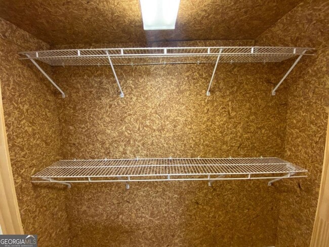 Building Photo - 7155 Roswell Rd