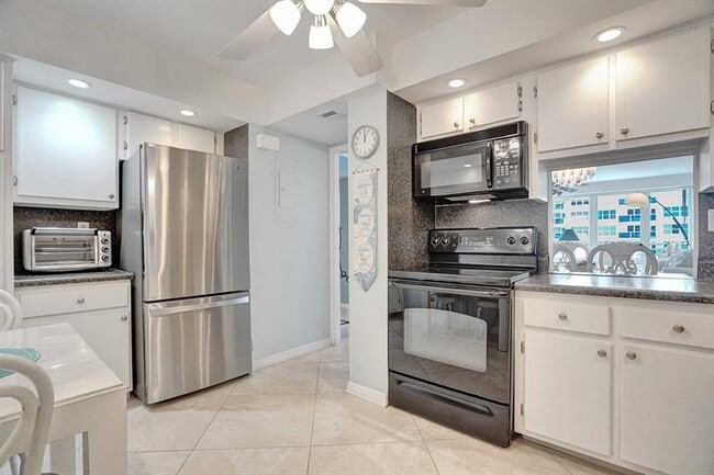 Building Photo - 3430 Galt Ocean Dr