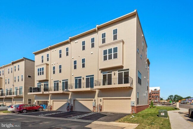 Building Photo - 22958 Clarence Walk Ter