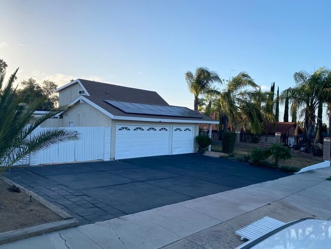 Building Photo - 1604 Avenida Del Vista