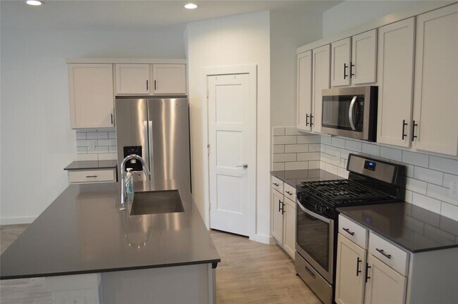 Building Photo - 10313 Cascade Range Ln
