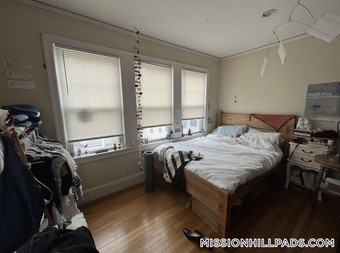 Building Photo - 100 Hillside St