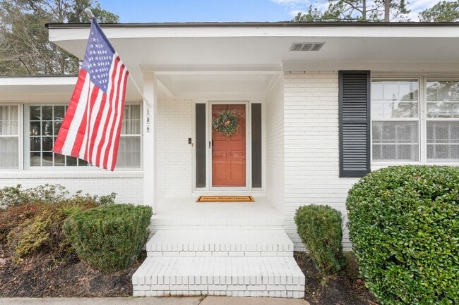 Building Photo - 106 Benson Dr