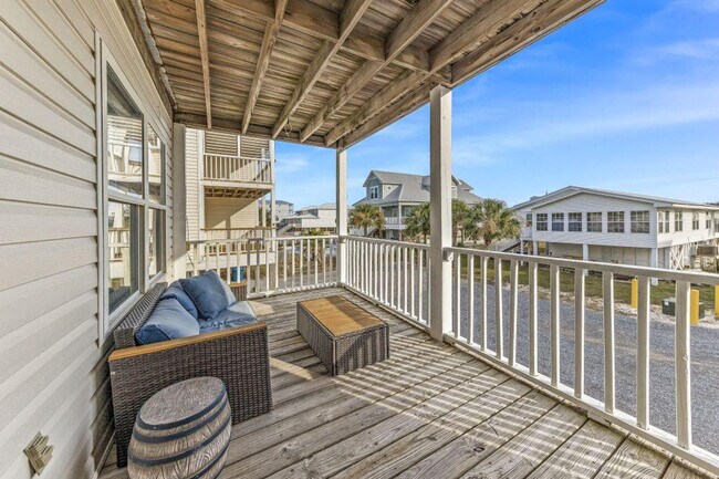 Building Photo - 1472 W Beach Blvd