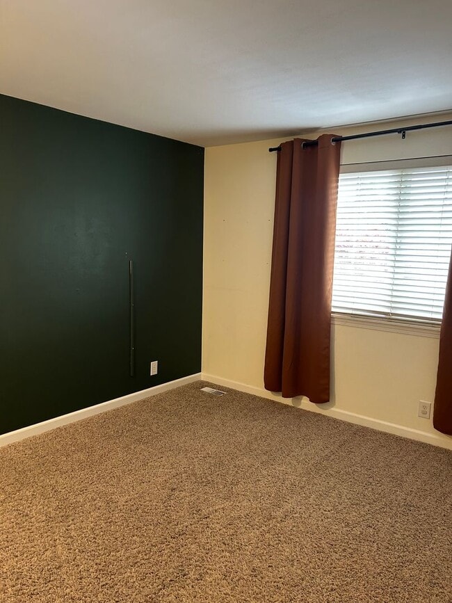 Building Photo - Spacious Gleneagle Gem with Unique Feature...