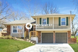 Building Photo - 3 Bedroom Pet-Friendly Home in KANSAS CITY, MO with Main Street Renewal
