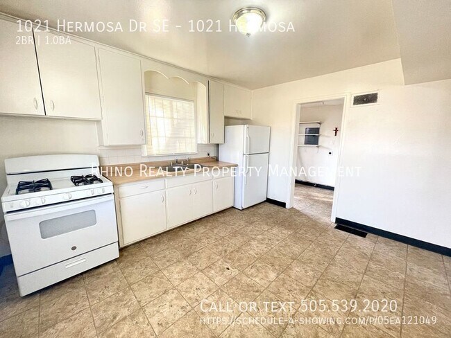 Building Photo - 1021 Hermosa Dr SE
