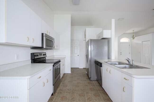 Building Photo - 1712 Arash Cir