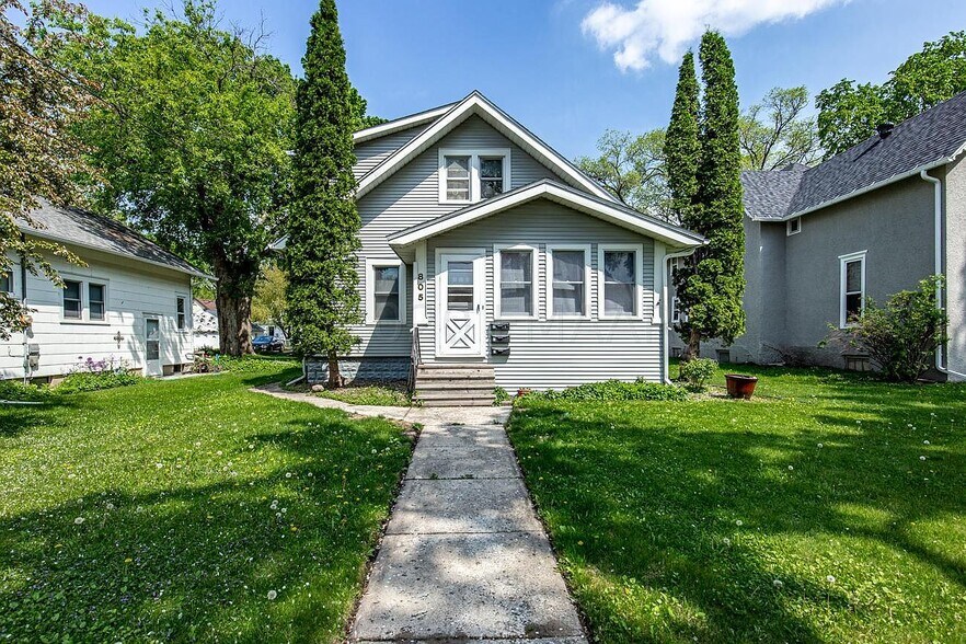 Primary Photo - 805 3rd St N