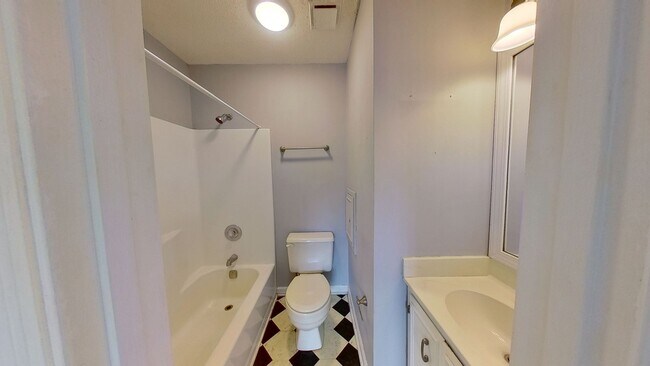 Building Photo - 2 Bedroom Townhome in Augusta!