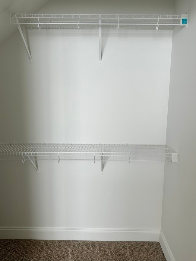 Building Photo - 2312 Belle Ave NE