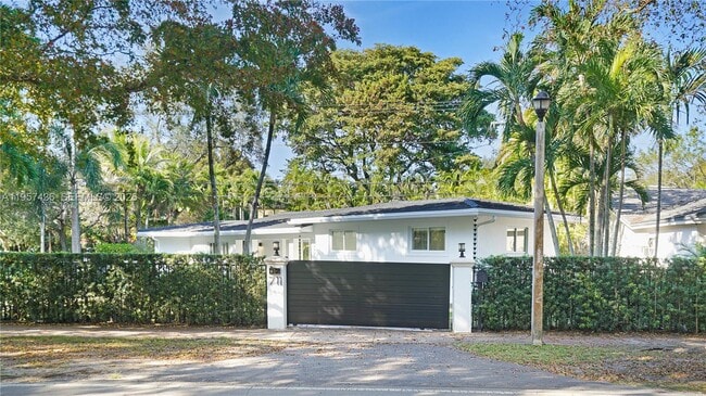 Building Photo - 711 Sunset Rd