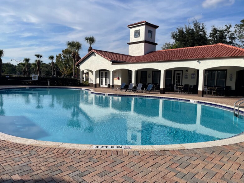 Building Photo - 2926 Siesta View Dr