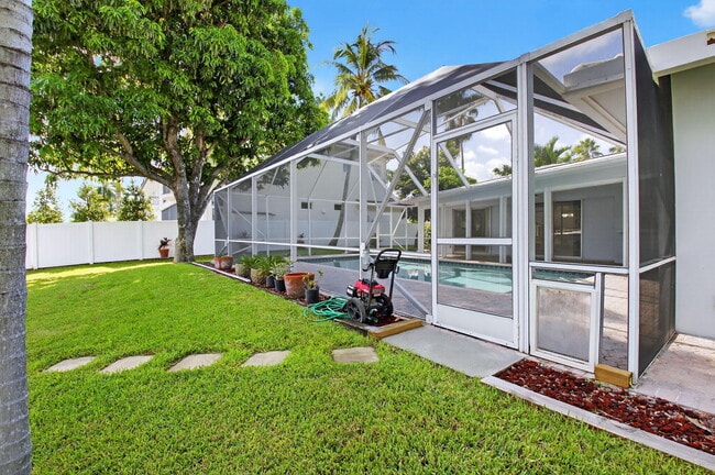 Building Photo - 937 Banyan Dr