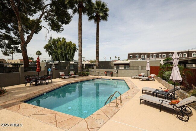 Building Photo - 4419 N 27th St