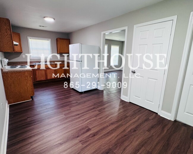 Building Photo - 5118 Woodglen Dr NW