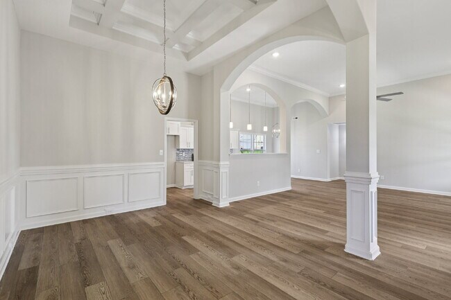 Building Photo - 383 Kingland Ln