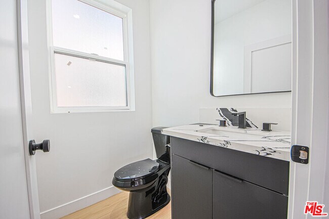 Building Photo - 11736 Gilmore St