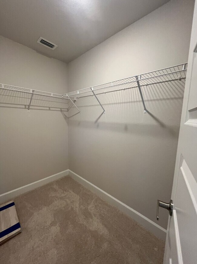 Building Photo - 2567 Averland Lp