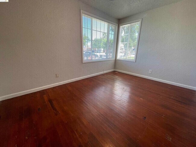 Building Photo - 73 Alvarado Ave