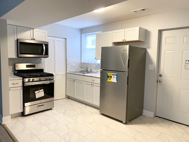 Building Photo - 126 Sibley Blvd