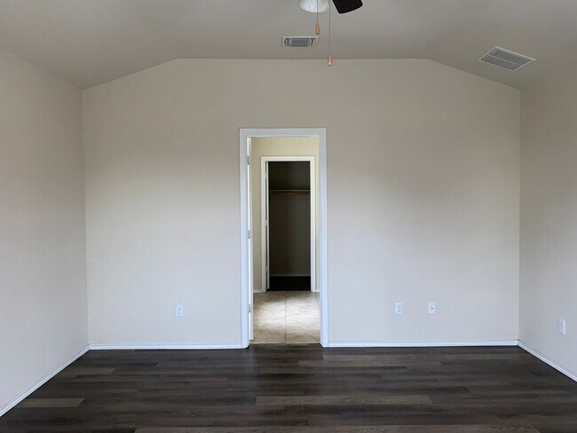 Building Photo - 3 BEDROOM WITH COMMUNITY POOL, BELTON ISD