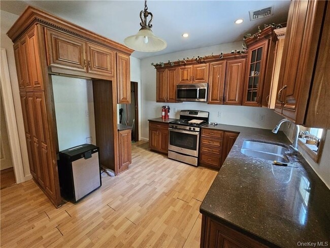 Building Photo - 665 NY-32