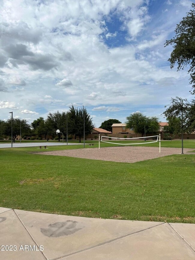 Building Photo - 1431 E Century Ave