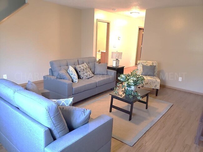 Building Photo - LOOKING FOR MORE SPACE? TRY US! 3 BD, 2 BA TOWN HOME IN TEA!