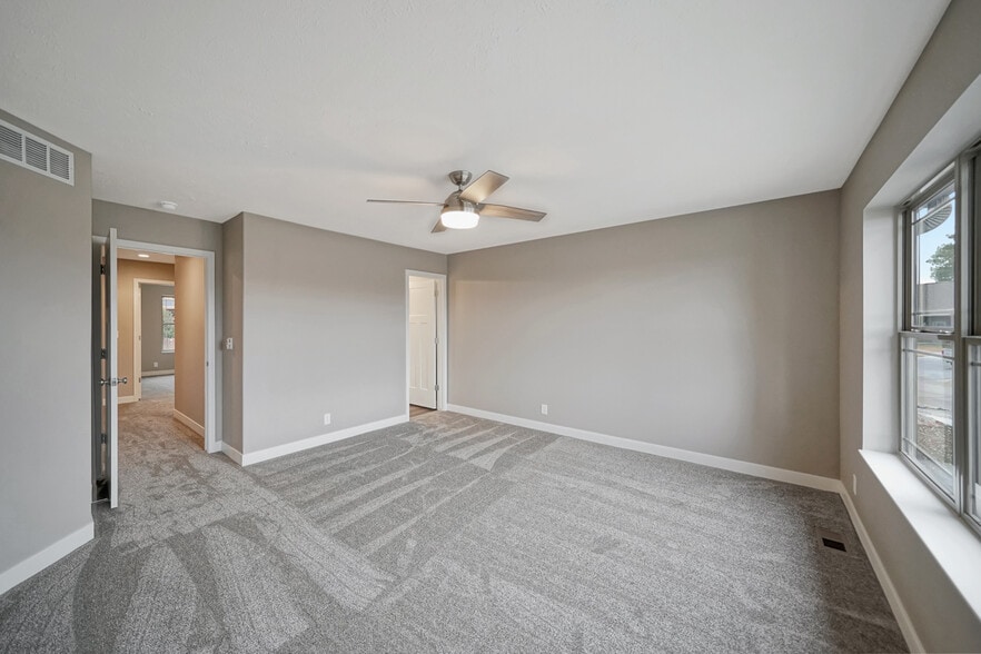 Master Bedroom - 8195 Regent Dr