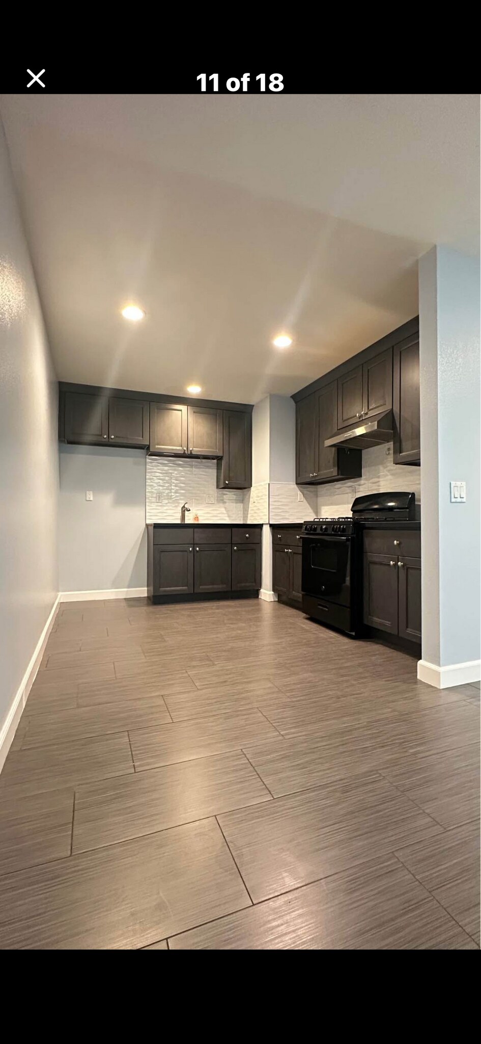 Open kitchen to family room - 426 N Parkside Dr