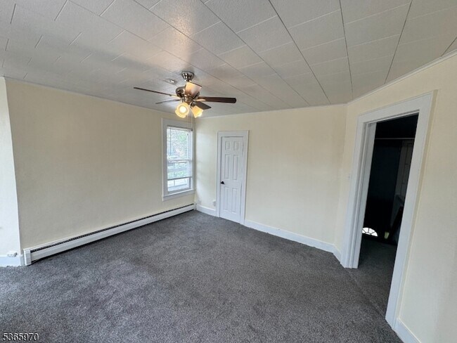 Building Photo - 156 Brown Ave