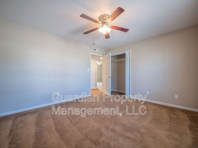 Building Photo - 214 E 1st St