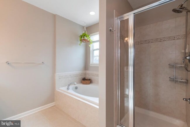 Building Photo - 7254 Mockingbird Cir