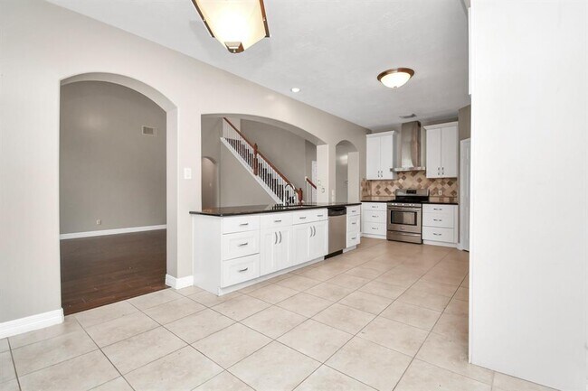 Building Photo - 8522 Chancellorsville Ln