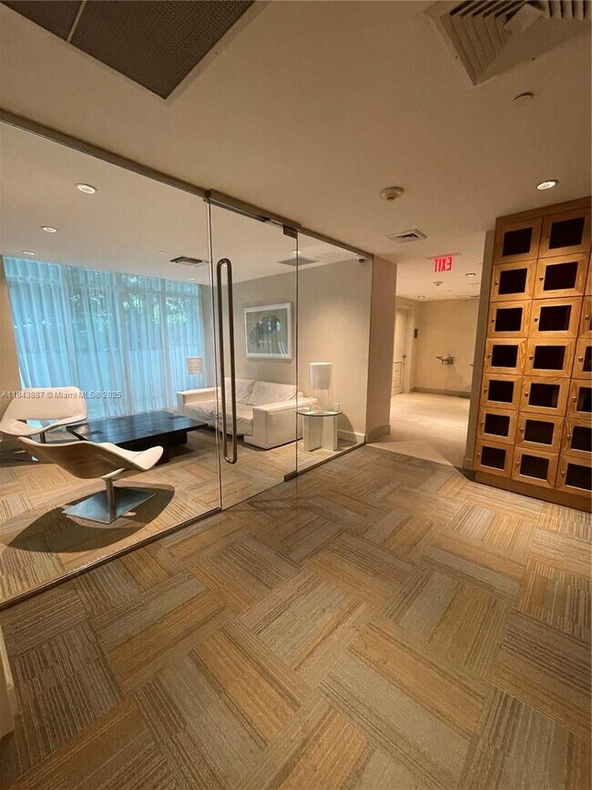 Building Photo - 951 Brickell Ave