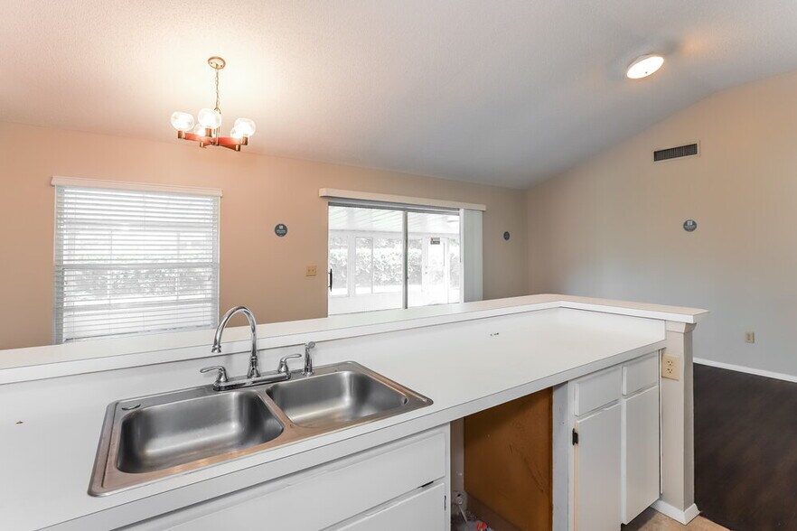 Building Photo - 1611 Bent Pine Way