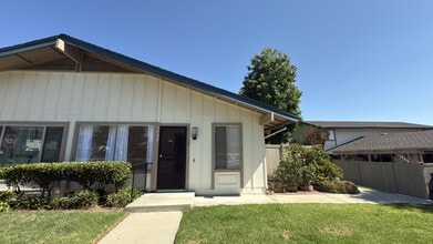 Building Photo - 1720 Orinda Ct
