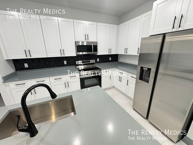 Building Photo - 2226 Rock Dr